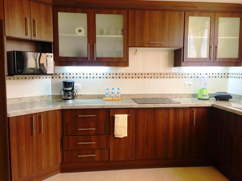 Instant Hotel - Departamento En Ambato Buitenkant foto