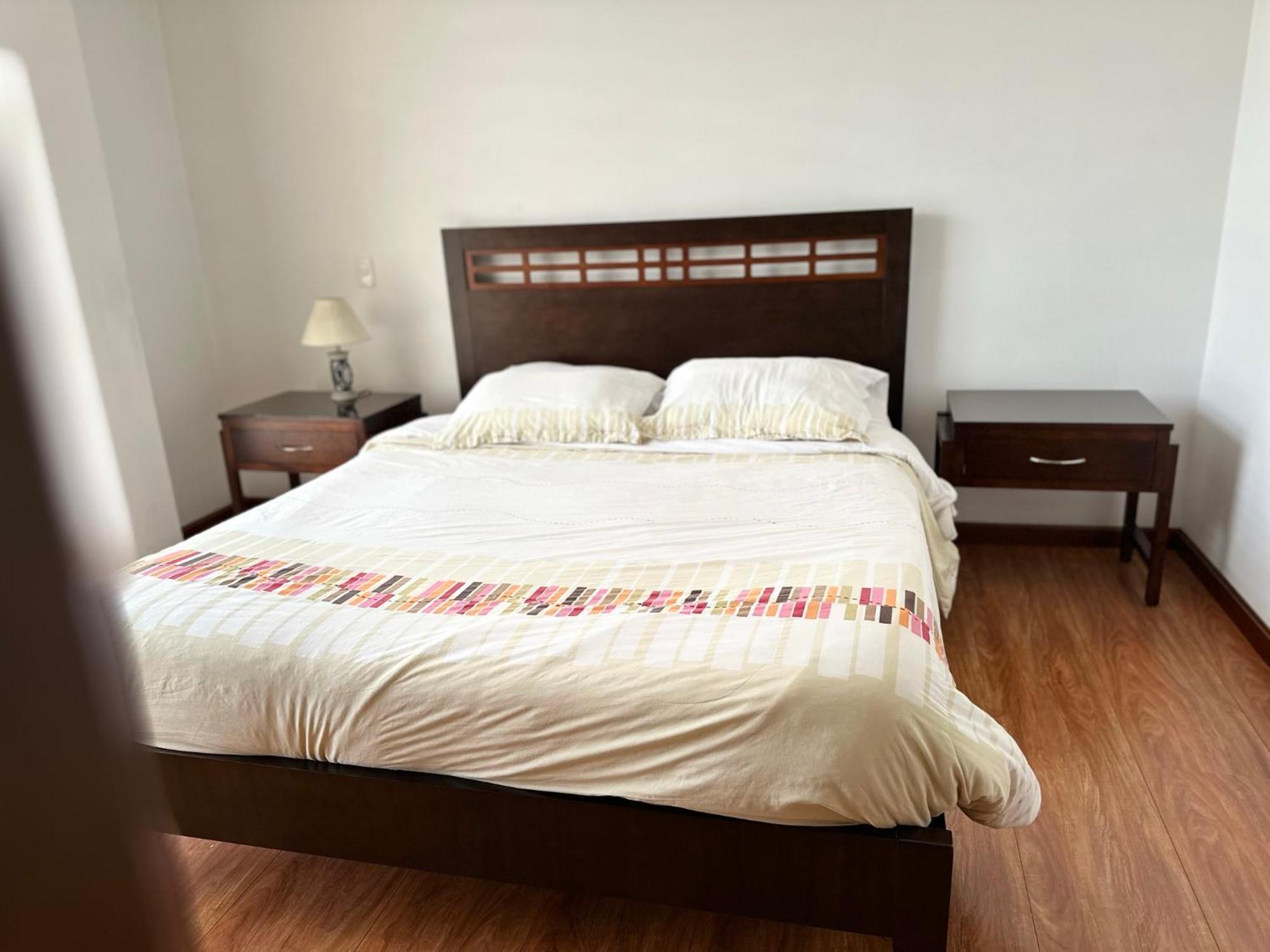 Instant Hotel - Departamento En Ambato Buitenkant foto