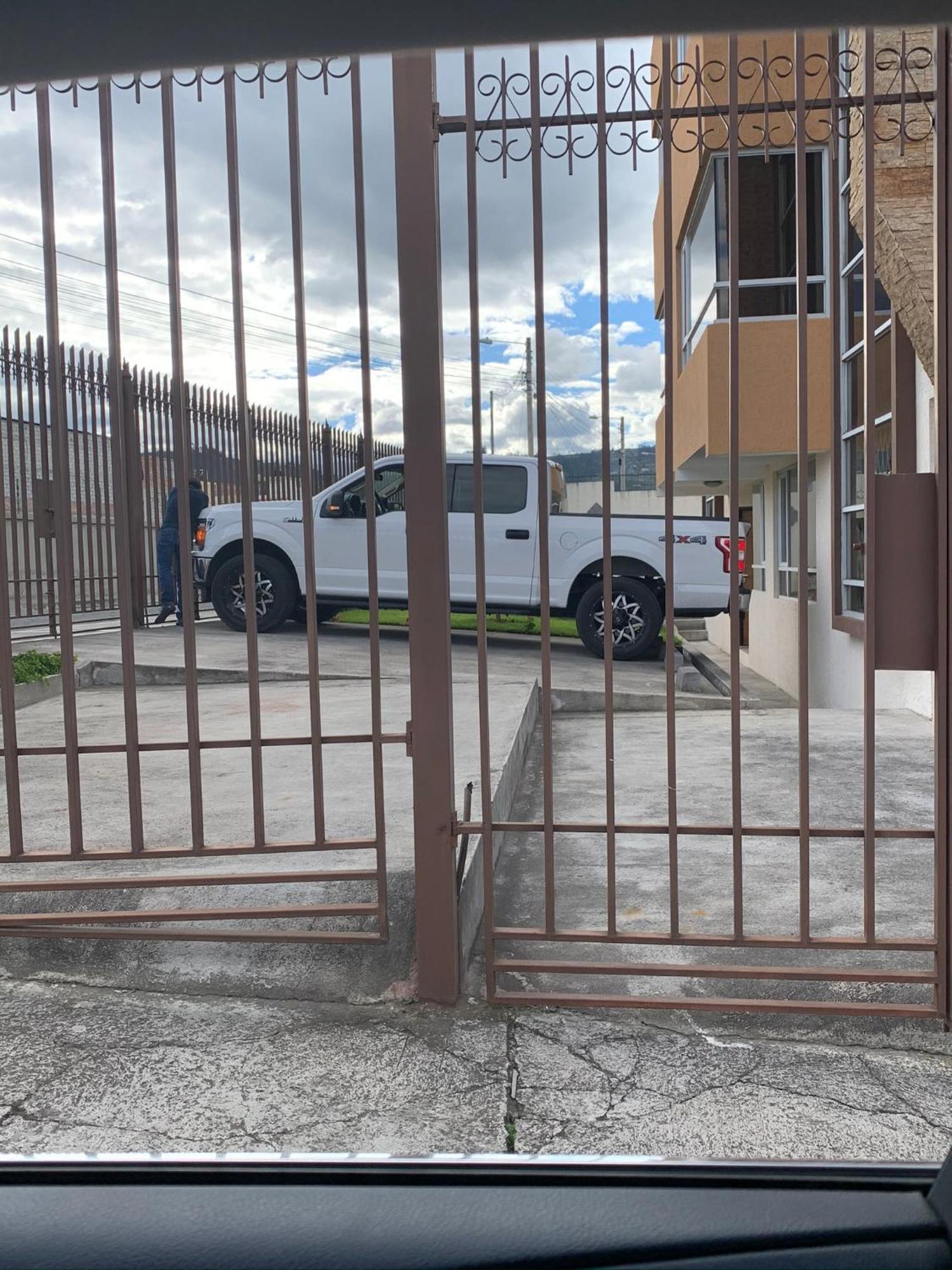 Instant Hotel - Departamento En Ambato Buitenkant foto