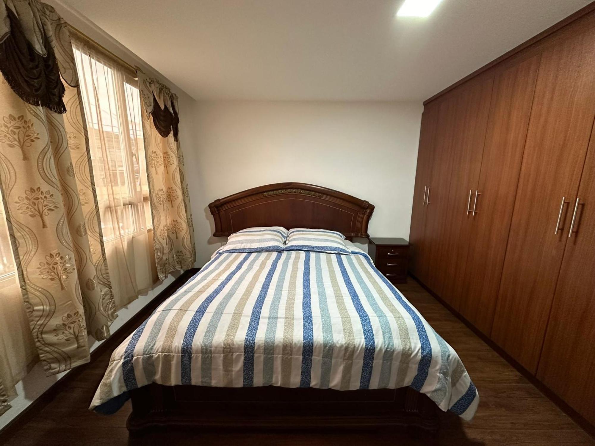 Instant Hotel - Departamento En Ambato Buitenkant foto